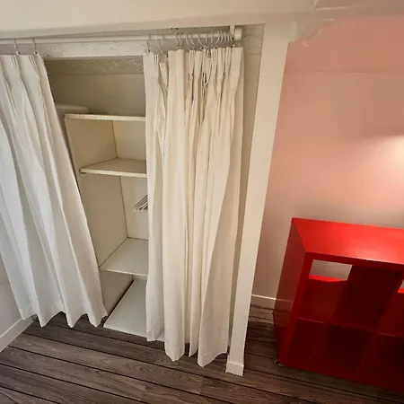 Apartman Carre D'or: Very Calm Cozy 2br, With Wi-fi *