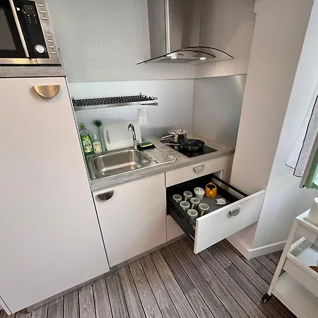 Carre D'or: Very Calm Cozy 2br, With Wi-fi Apartman *