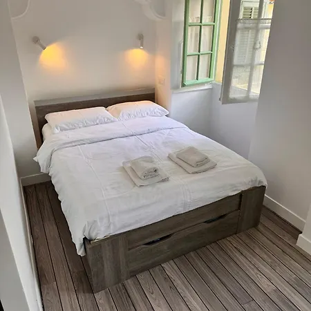 Apartman Carre D'or: Very Calm Cozy 2br, With Wi-fi *